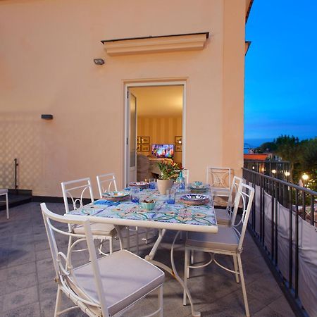 Amore Rentals - Appartamento Terrazza Tasso Sorrento Exteriér fotografie